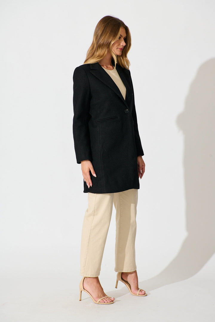 Women's Tailored Longline Blazer with Notch Lapels and Single Button Front