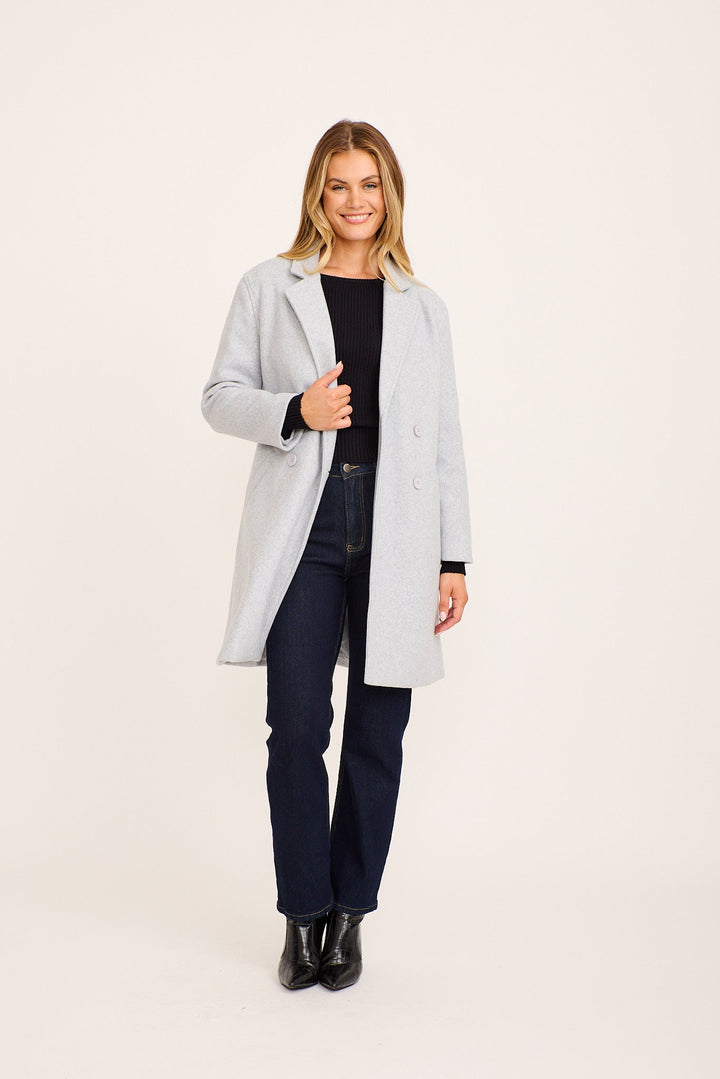 Women's Single Breasted Coat with Notch Lapels and Tailored Fit