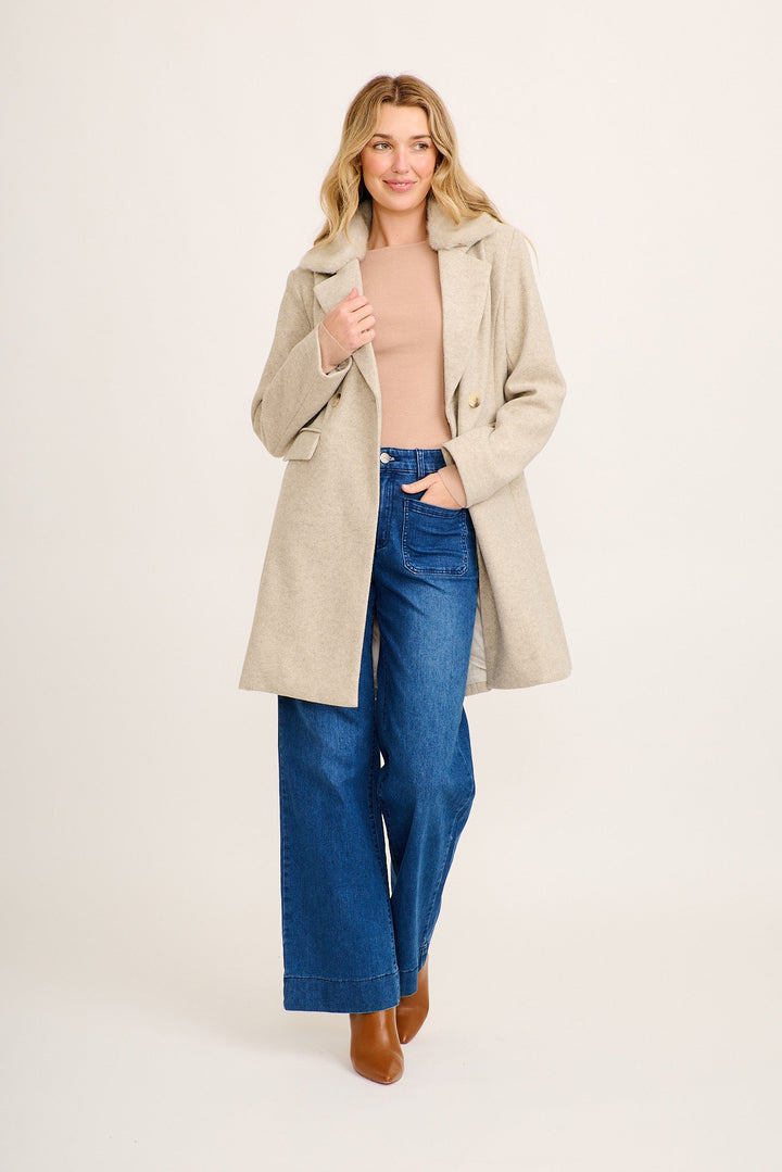 Women's Double Breasted Coat with Notch Lapels and Tailored Fit
