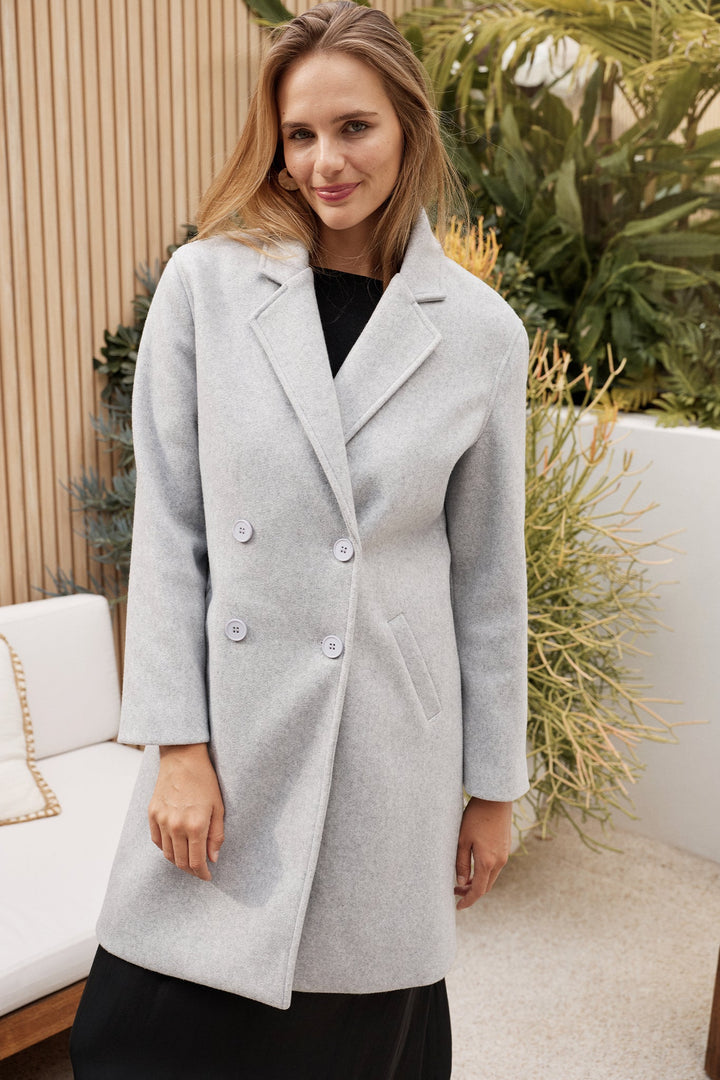 Women's Single Breasted Coat with Notch Lapels and Tailored Fit