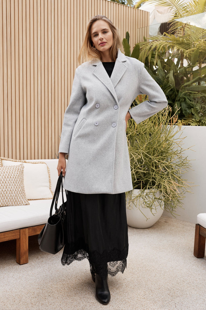 Women's Single Breasted Coat with Notch Lapels and Tailored Fit