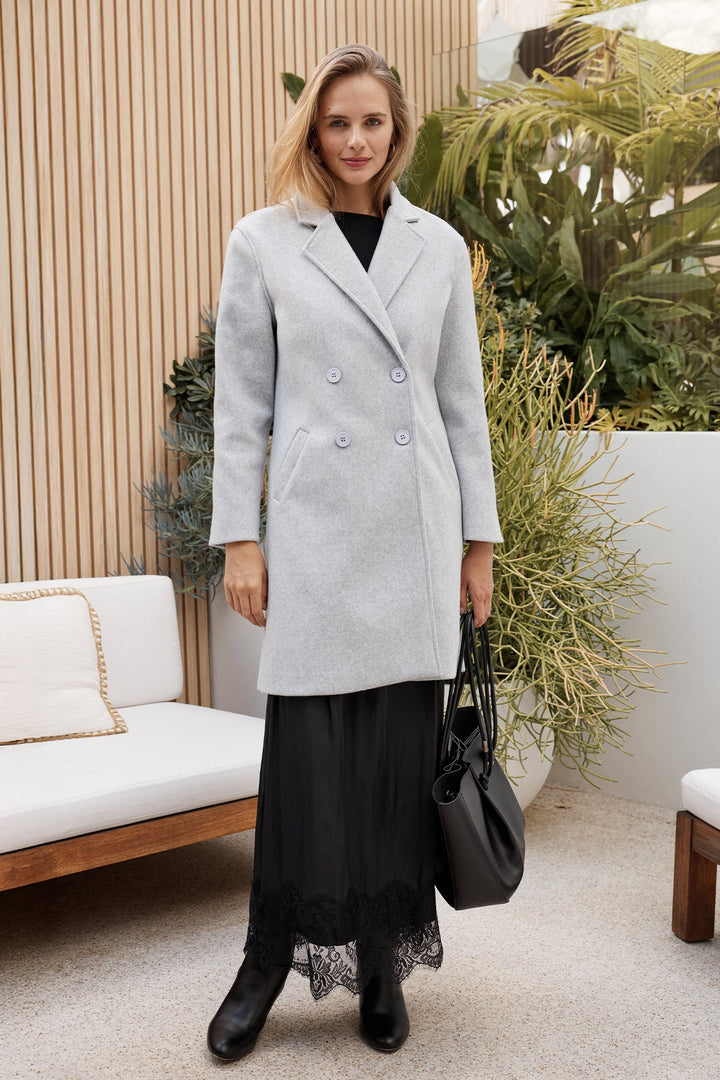 Women's Single Breasted Coat with Notch Lapels and Tailored Fit