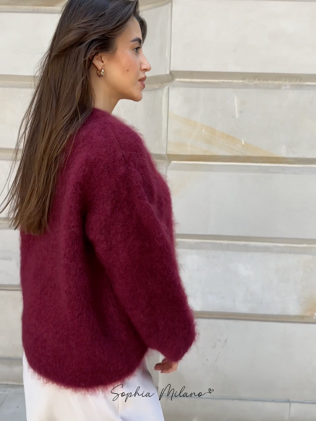 Women's Knitted Jumper with Round Neck and Relaxed Fit