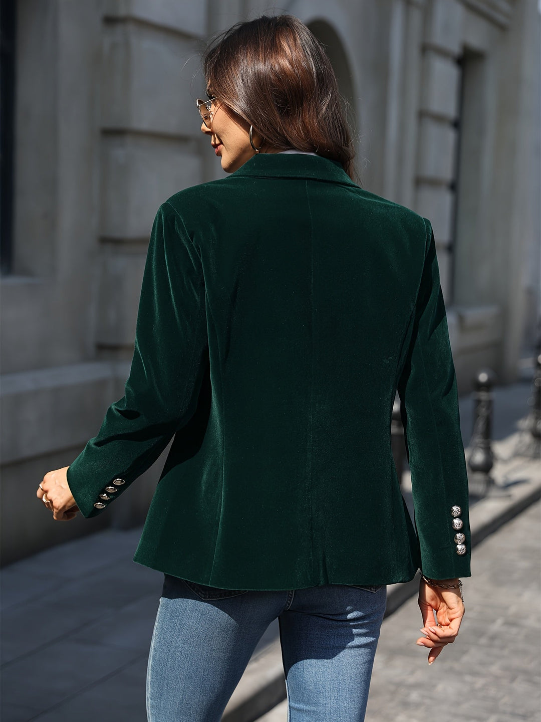 Women's Velvet Blazer with Notch Lapels and Tailored Fit