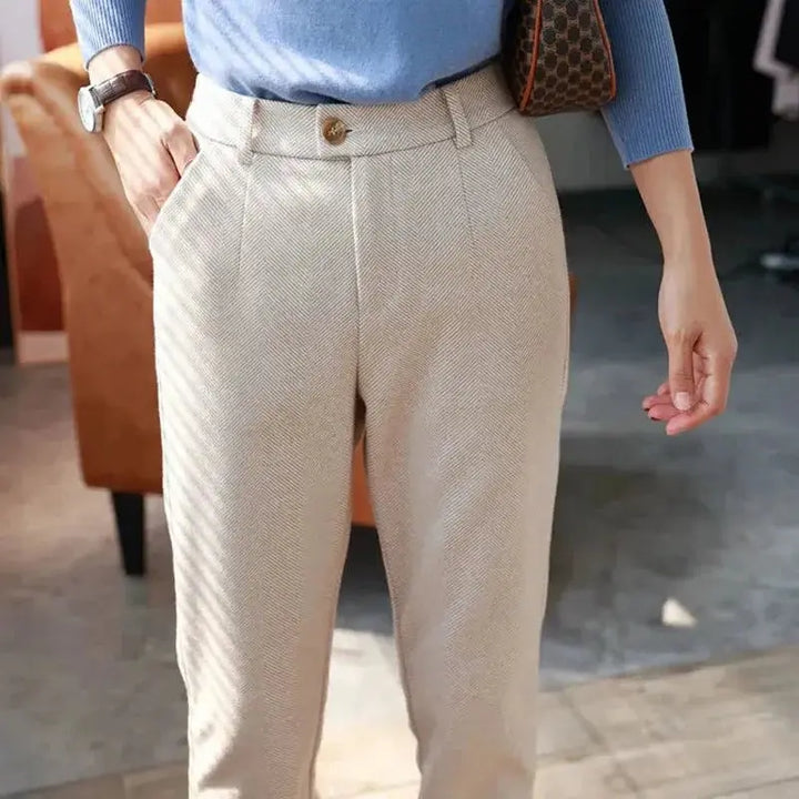 Women's Tailored Trousers with High Waist and Pleated Front
