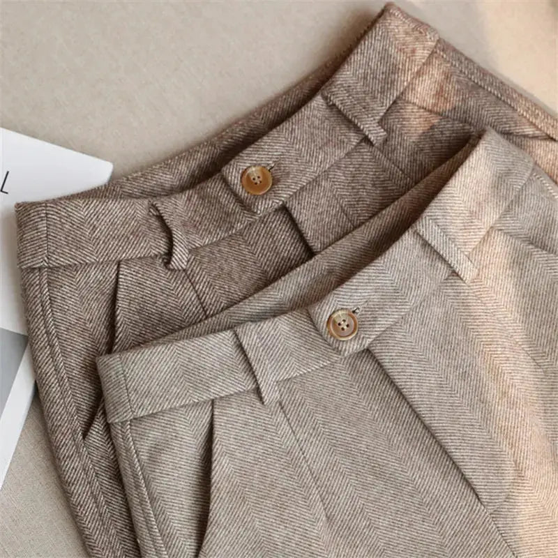 Women's Tailored Trousers with High Waist and Pleated Front