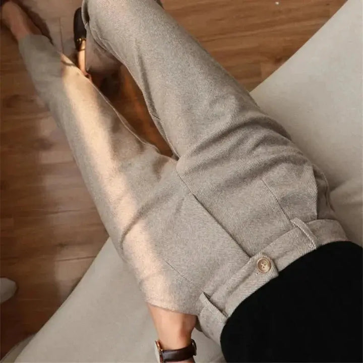 Women's Tailored Trousers with High Waist and Pleated Front