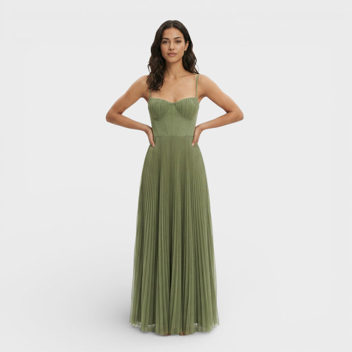 Women's Wedding Guest Maxi Dress with Sweetheart Neckline and Pleated Skirt