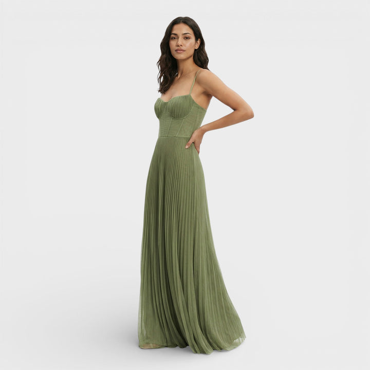 Women's Wedding Guest Maxi Dress with Sweetheart Neckline and Pleated Skirt