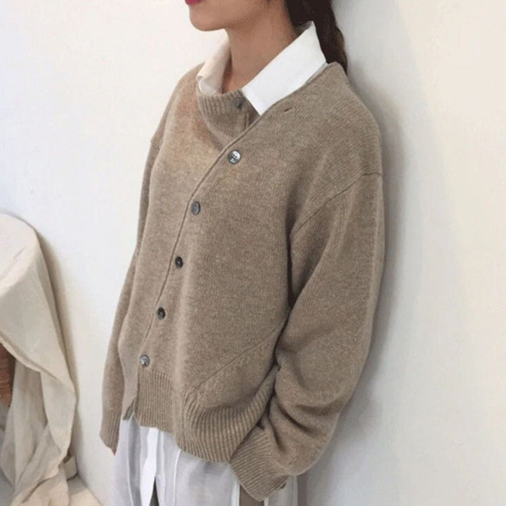 Women's Knitted Cardigan with Round Neck and Button Front