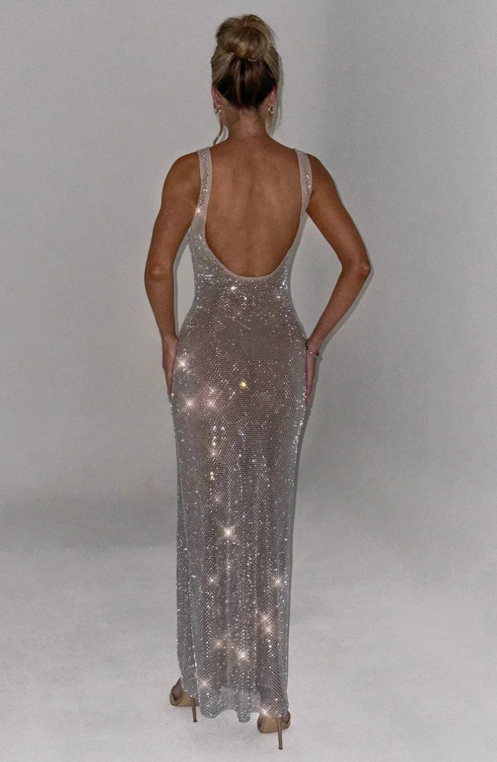 Women's Evening Maxi Dress with Sequin Detail and Sleeveless Design