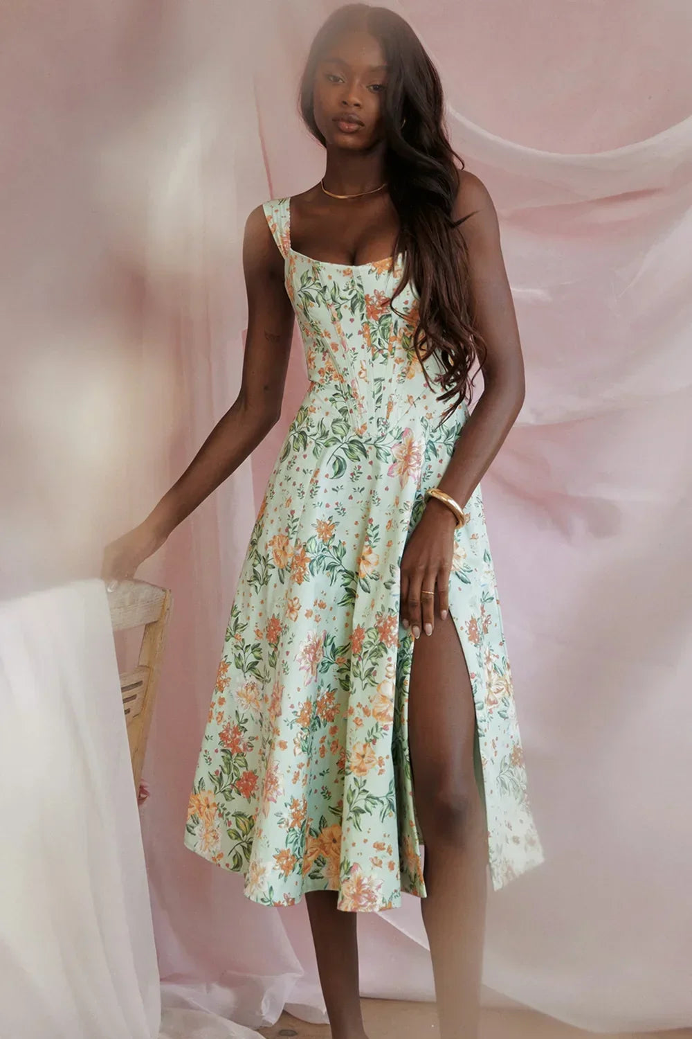 Women's Floral Midi Dress with Sweetheart Neckline and Fit and Flare Skirt