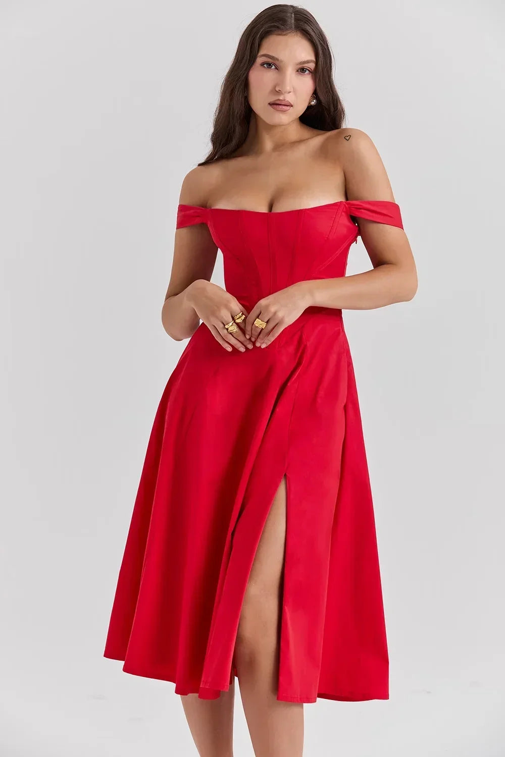Women's Floral Midi Dress with Sweetheart Neckline and Fit and Flare Skirt