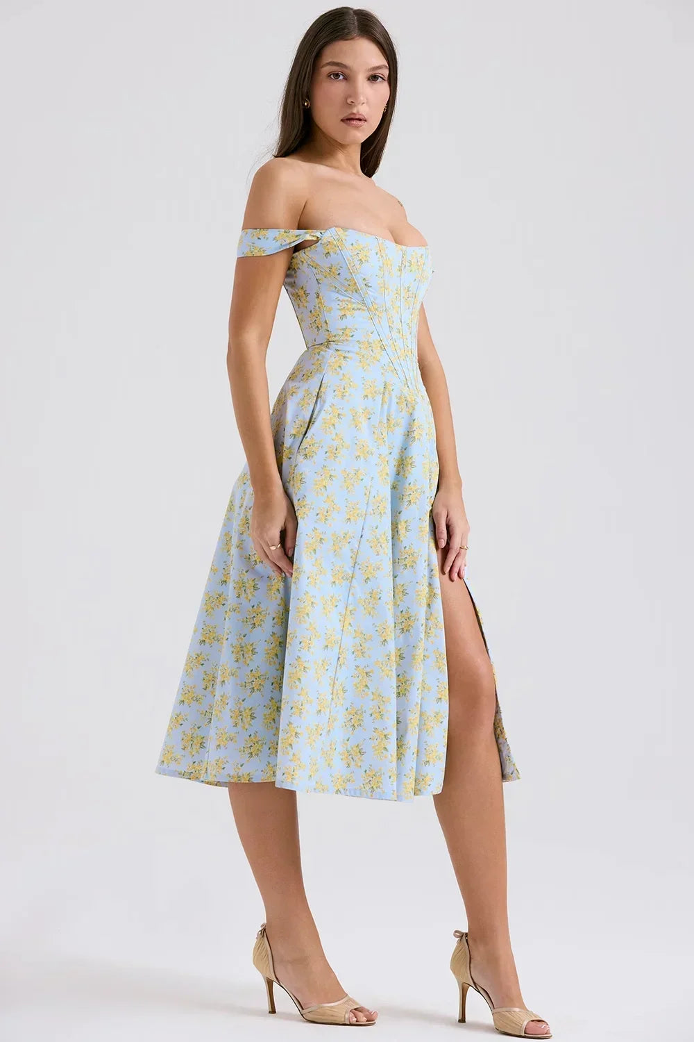 Women's Floral Midi Dress with Sweetheart Neckline and Fit and Flare Skirt