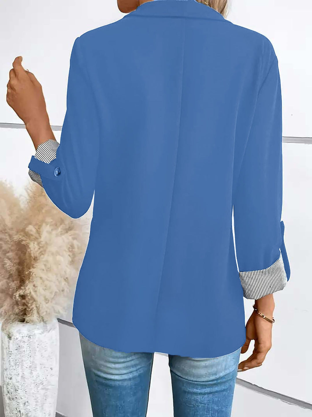 Women's Tailored Blazer with Notch Lapels and Ruched Sleeves